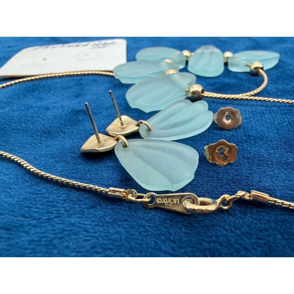 VTG Avon "Frosted Petals" 1982 Necklace & Earrings Set Frosted Glass Seafoam - Picture 3 of 4
